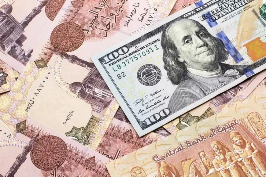 الدولار يتجاوز 54 جنيها مسجلا أعلى مستوياته في أشهر